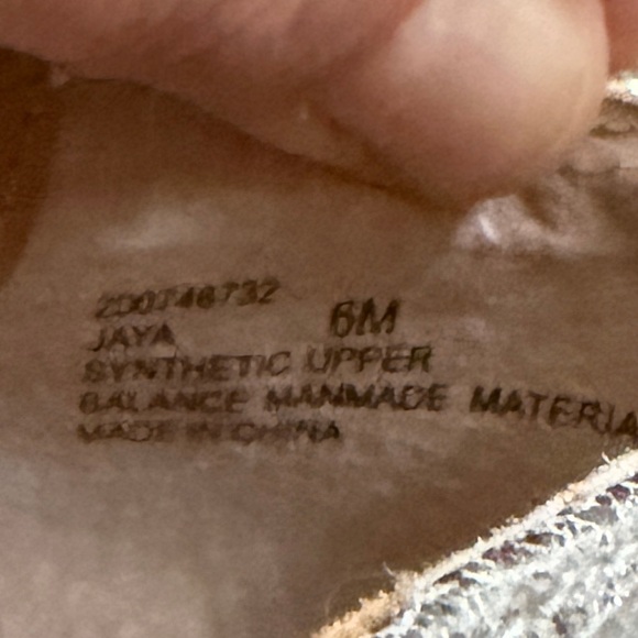 Like new Kelly & Katie Shimmering Silver Flats with Bow size 6. Perfect shoe! - Picture 7 of 9